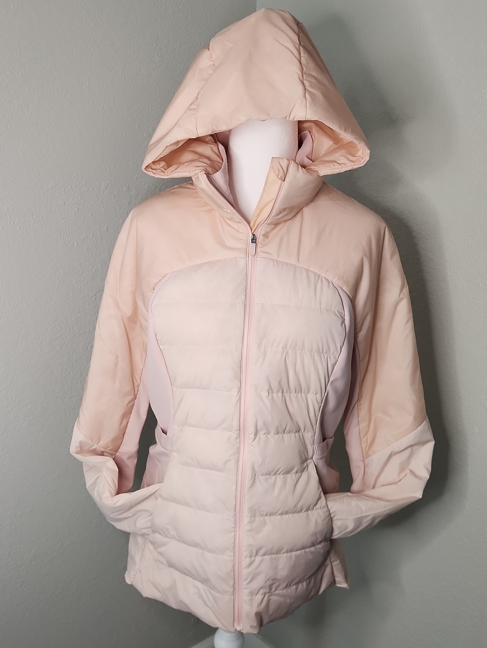 Lululemon Light Pink Hooded Puffer Jacket - Women